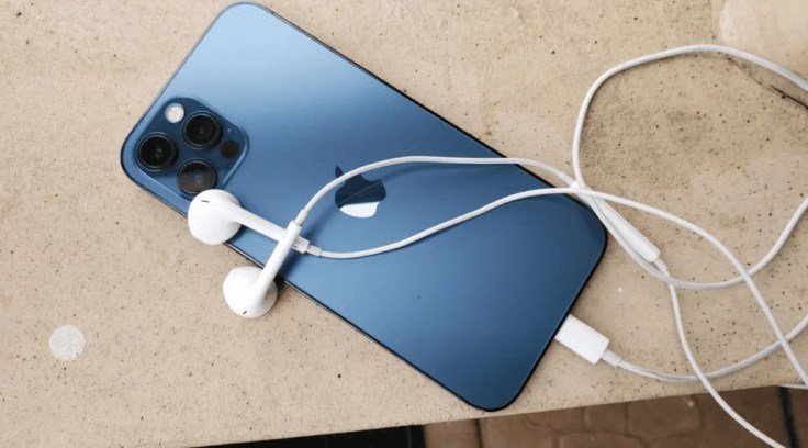 earpods-modas tecnológicas.webp